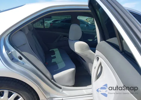 2010 Toyota Camry Le z USA, uszkodzony, nr VIN 4T1BF3EK9AU084117